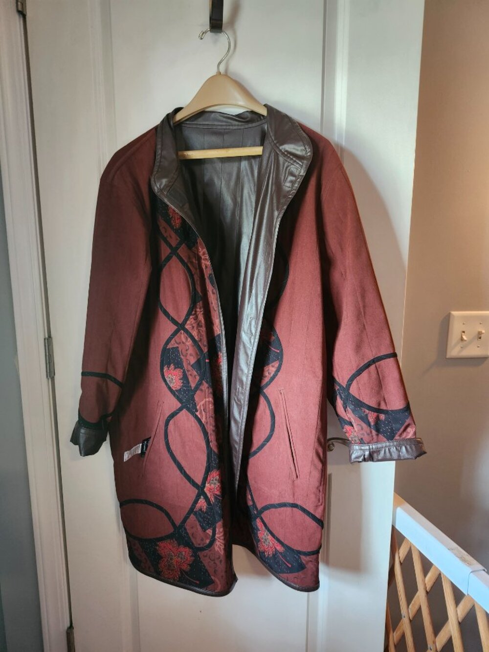 Reversible Vintage 80s Women's coat With Floral Quilted Pattern & Brown vinyl